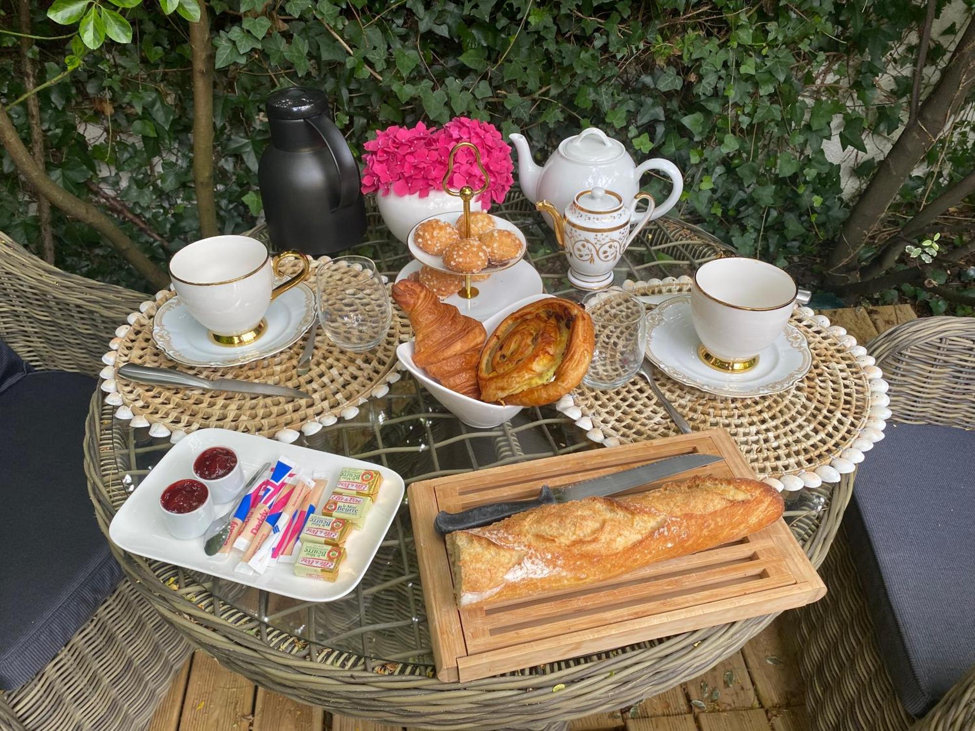 Chez Patou Bed & Breakfast Laval  Ngoại thất bức ảnh