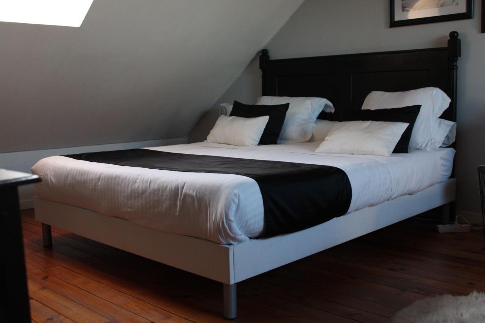 Chez Patou Bed & Breakfast Laval  Ngoại thất bức ảnh